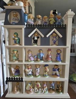 Franklin Mint Hotel Teddington Bear Display With 25 Bears Complete Set