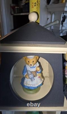 Franklin Mint Hotel Teddington Bear Display With 25 Bears Complete Set