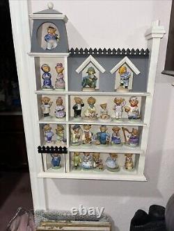 Franklin Mint Hotel Teddington Bear Display with 25 Bears (Complete Set) LikeNew