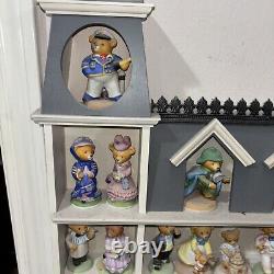 Franklin Mint Hotel Teddington Bear Display with 25 Bears (Complete Set) LikeNew