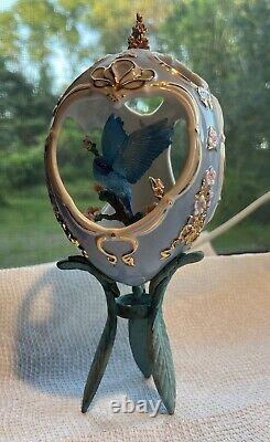Franklin Mint House of Faberge Porcelain Egg Bluebird Green Leaf Stand
