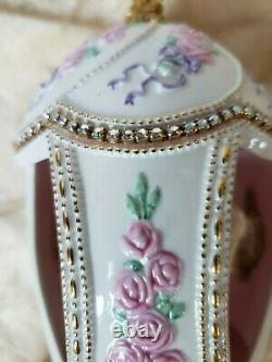 Franklin Mint House of Faberge Porcelain Musical Carousel Egg 24k Gold Accented