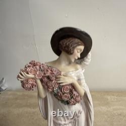 Franklin Mint House of Icart Woman With Flowers Figurine Tosca