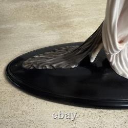 Franklin Mint House of Icart Woman With Flowers Figurine Tosca