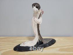 Franklin Mint House of Icart Woman With Flowers Figurine Tosca