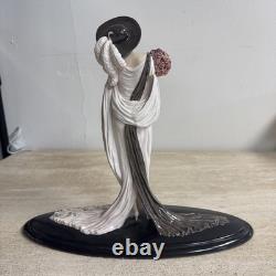 Franklin Mint House of Icart Woman With Flowers Figurine Tosca