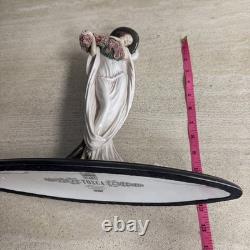 Franklin Mint House of Icart Woman With Flowers Figurine Tosca