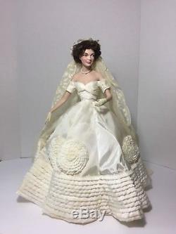 Franklin Mint Jackie O Bridal & John F. Kennedy Wedding Day Porcelain Doll 17