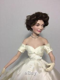Franklin Mint Jackie O Bridal & John F. Kennedy Wedding Day Porcelain Doll 17