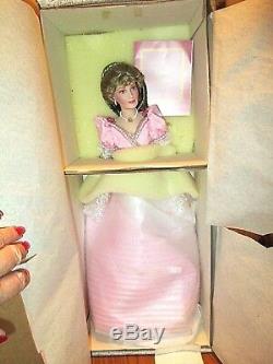 Franklin Mint Juliette R'eCamier porcelain doll NIB COA