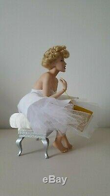 Franklin Mint LOVE, MARILYN Monroe Doll with seat & paperwork