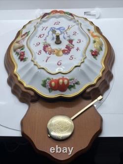 Franklin Mint Le Fruits Du Temps Porcelain 100 Years Cordon Bleu Anniv. Clock