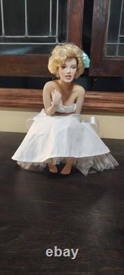 Franklin Mint Love Marilyn Monroe Porcelain Doll White Dress Bench Papers 1990s