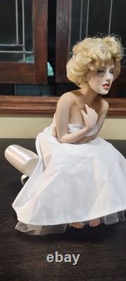 Franklin Mint Love Marilyn Monroe Porcelain Doll White Dress Bench Papers 1990s