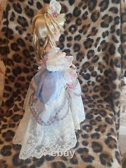 Franklin Mint Marie Antoinette Doll with fan Queen of France Porcelain Heirloom