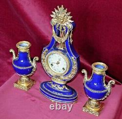 Franklin Mint Marie Antoinette Porcelain Gilt Brass Clock & Urn Garnitures