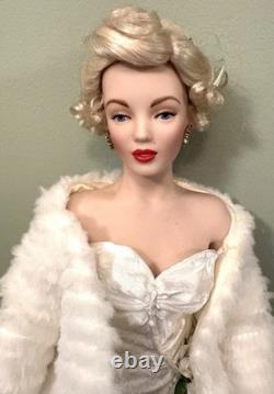 Franklin Mint Marilyn Monroe All About Eve 19 Porcelain Doll White Fur withBox