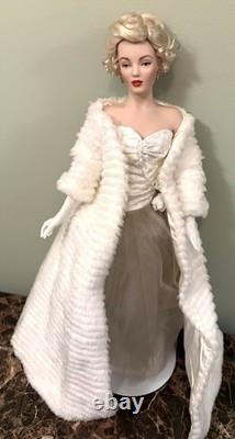 Franklin Mint Marilyn Monroe All About Eve 19 Porcelain Doll White Fur withBox