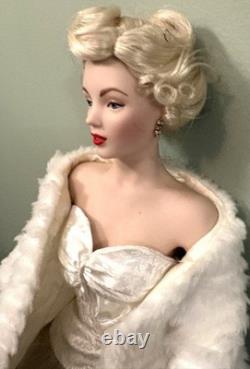 Franklin Mint Marilyn Monroe All About Eve 19 Porcelain Doll White Fur withBox