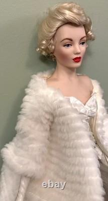 Franklin Mint Marilyn Monroe All About Eve 19 Porcelain Doll White Fur withBox