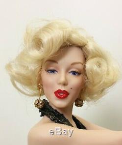 Franklin Mint Marilyn Monroe Glittering Glamorous Golden Porcelain Doll
