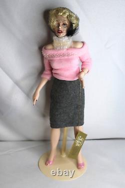 Franklin Mint Marilyn Monroe Heirloom Porcelain Sweater Girl Doll Never Displyd