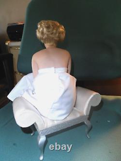 Franklin Mint Marilyn Monroe Love Marilyn Porcelain Portrait doll Seated Bench