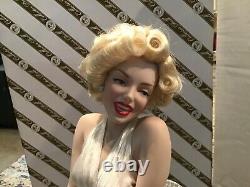 Franklin Mint Marilyn Monroe Porcelain Doll The Seven Year Itch NICE