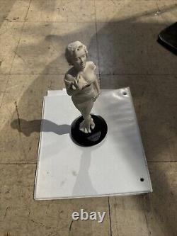 Franklin Mint Marilyn Monroe Porcelain Statue Reflections