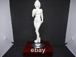 Franklin Mint Marilyn Monroe Porcelain Statue Reflections # 4250 / 9500