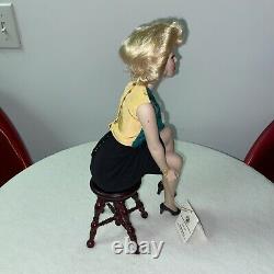 Franklin Mint Marilyn Monroe porcelain portrait doll Sitting stool Rare