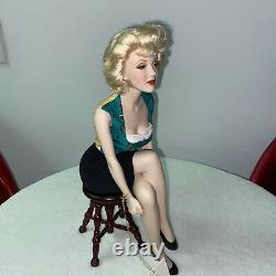 Franklin Mint Marilyn Monroe porcelain portrait doll Sitting stool Rare