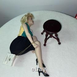 Franklin Mint Marilyn Monroe porcelain portrait doll Sitting stool Rare