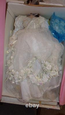 Franklin Mint Maryse Nicole Vanessa Porcelain Doll 21 NRFB Bride Wedding