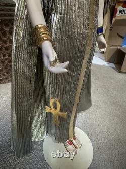 Franklin Mint Nefertiti Egyptian Queen Porcelain Figure Statue Doll with Ankh RARE