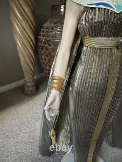 Franklin Mint Nefertiti Egyptian Queen Porcelain Figure Statue Doll with Ankh RARE