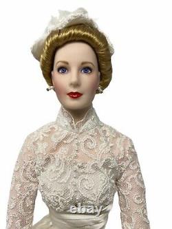 Franklin Mint PRINCESS GRACE 16 Porcelain Doll in Wedding Dress with Bouquet