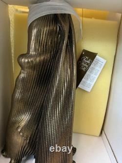 Franklin Mint Porcelain Marilyn Monroe Doll Gentleman Prefer Blondes Gold Lame