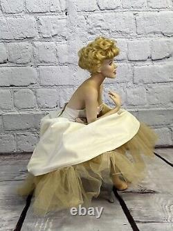 Franklin Mint Porcelain Marilyn Monroe Portrait Doll White Satin Bench