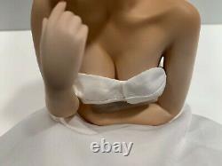 Franklin Mint Porcelain Marilyn Monroe Portrait Doll White Satin Bench Excellent