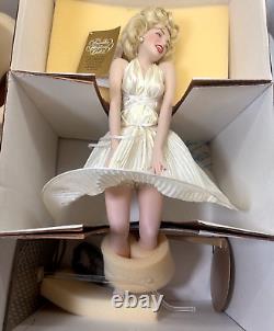 Franklin Mint Porcelain Marilyn Monroe Seven Year Itch Doll Box is Damaged