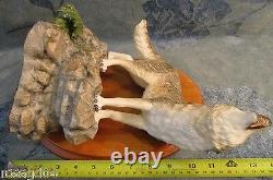 Franklin Mint Porcelain Sculpture 11½ Large Gray Wolf Figurine On Wood Base A3