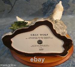 Franklin Mint Porcelain Sculpture 11½ Large Gray Wolf Figurine On Wood Base A3