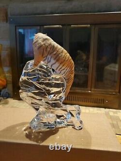 Franklin Mint Porcelain Siberian Tiger Figurine on Crystal Base