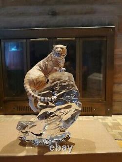 Franklin Mint Porcelain Siberian Tiger Figurine on Crystal Base