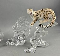 Franklin Mint Porcelain Snow Leopard Figurine on Crystal Base with extra Crystal