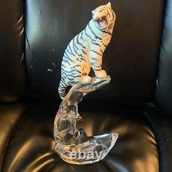 Franklin Mint Porcelain White Siberian Tiger Figurine On Lead Crystal Sculpture