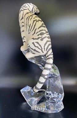 Franklin Mint Porcelain White Siberian Tiger Figurine With Crystal Base