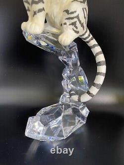 Franklin Mint Porcelain White Siberian Tiger Figurine With Crystal Base