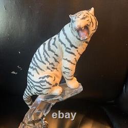Franklin Mint Porcelain White Siberian Tiger Lead Crystal Base Cats Of The World